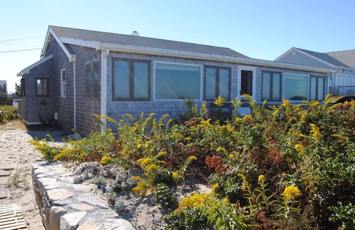 Ocean Bluff-Brant Rock House | SUMMER 2024 AVAILABILITY WILL BE MADE KNOWN AFTER 02/25/24nCHECK BACK THEN