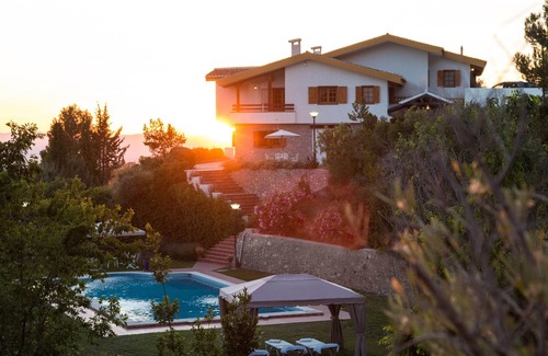Viznar Villa | Summer and Winter villa to enjoy with family/friends. Private pool and parking.