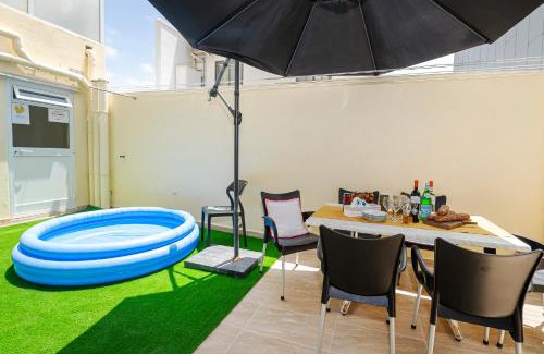 Mellieha Apartment | Summer Breeze 3 Bedroom Family Maisonette with sunny terrace in Mellieha - by Getawaysmalta