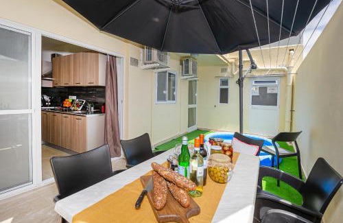 Mellieha Apartment | Summer Breeze 3 Bedroom Family Maisonette with sunny terrace in Mellieha - by Getawaysmalta