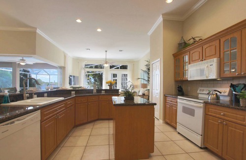 Eight Lakes House | Summer discounts! Lakefront electric-heated pool home w/spa and Western exposure - Villa Madison