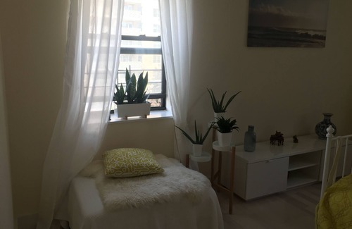 Brighton Beach Apartment | Summer escape in Brighton Beach!