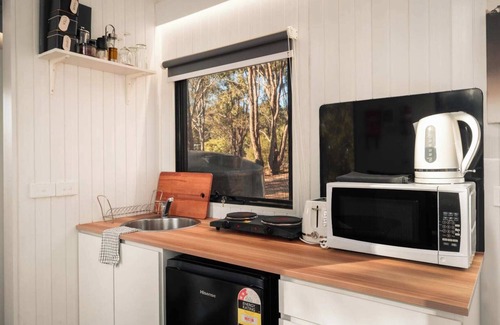 Howes Creek House | Summer Lea 2 by Tiny Away