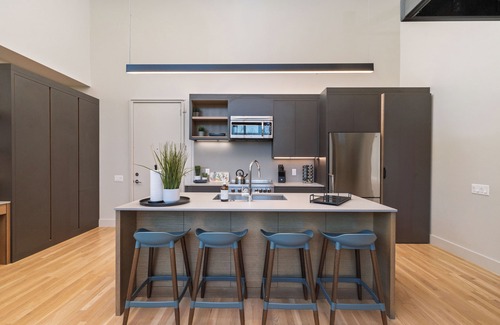 Fairmount Apartment | Summer Rooftop Retreat in Historic Fort Worth