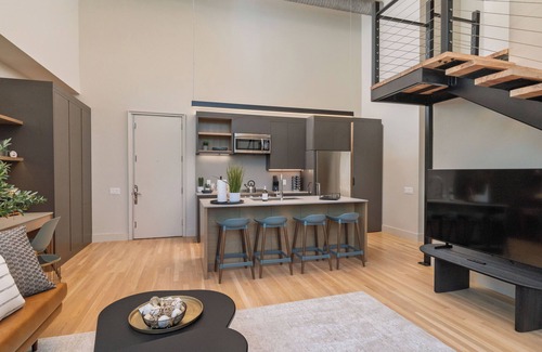 Fairmount Apartment | Summer Rooftop Retreat in Historic Fort Worth