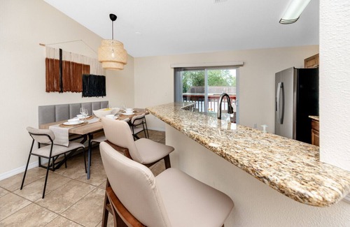 Terrace Park House | Summer Safari - GORGEOUS Home Near Busch Gardens & USF