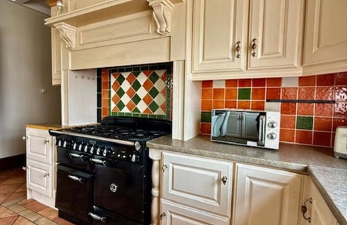 Holycross House | Summer Sale! Beakstown House Luxurious 5-bed Villa