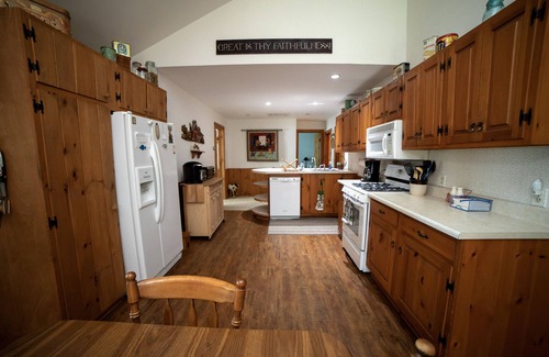 Grand Isle House | Summer Serenity and Fall Fun On Lake Champlain Cove! Great for water activities!