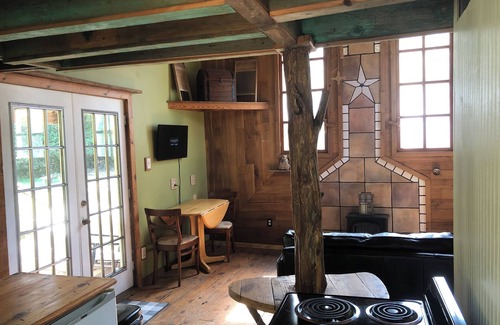 Powhatan House | Summer special💲75 Sun-Thurs 1 nights💲125 Fri-Sat, Pets