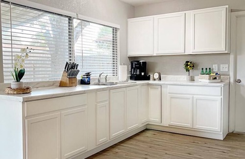 Heritage House | Summer specials ¡Book now! Gold Hill Dr. San Antonio