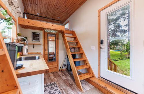 Hunt Club Apartment | Summer Tiny House