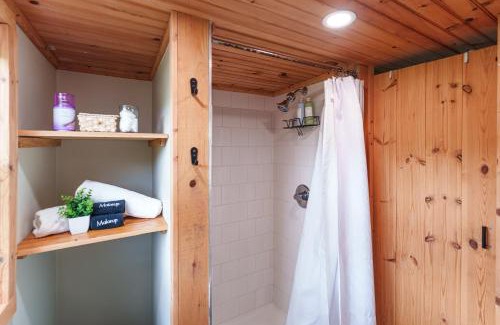 Hunt Club Apartment | Summer Tiny House