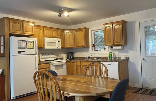 Stanley Bridge Cottage | Summer Twilight Cottage | Peaceful 2BR Retreat with Office, Deck & Firepit