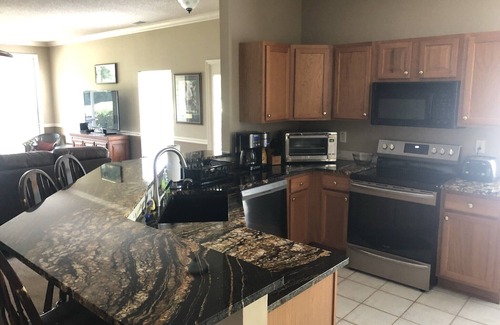 Red Hill Condo | Summer Vacation Prime Location Premier Accommodations !🏌️‍♂️🏖 Book Now !