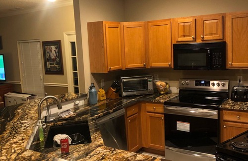 Red Hill Condo | Summer Vacation Prime Location Premier Accommodations !🏌️‍♂️🏖 Book Now !