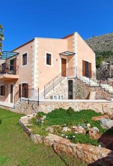 Akrotiri Cabin | Summer Villa with sea view,6 min drive from airport, near Seitan Limania beach