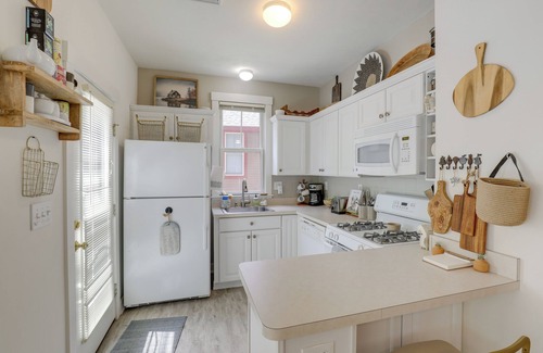 Summer Village Cottage | Summer Village Family Cottage w/Community Perks!
