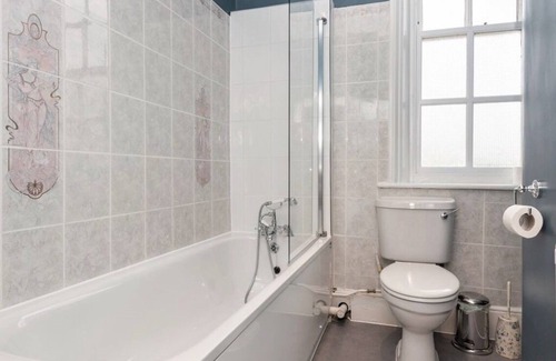 Lee Hotel | Summerfield Pub & Boutique Rooms