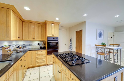 Santa Barbara House | Summerland Home w/Beach Supplies: Walk to Beach!