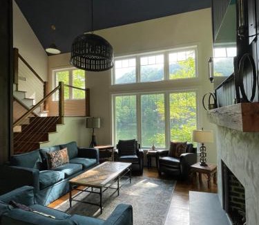 Lake Lure House | Summerscales - Beautiful Newly Built Lake House