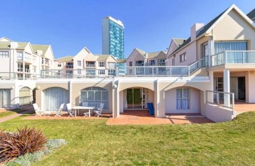 Pollok Beach Apartment | Summerseas Units