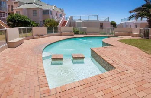 Pollok Beach Apartment | Summerseas