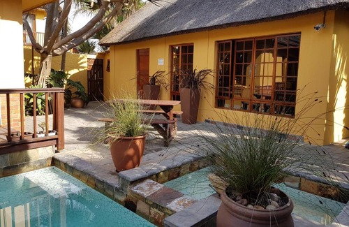 Pollok Beach House | Summerstrand Beach Lodge