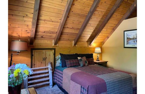 Trimble House | Summertime Special! Cute & Cozy Guest Apartment