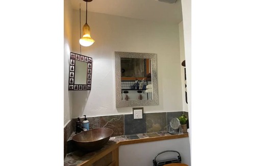Trimble House | Summertime Special! Cute & Cozy Guest Apartment