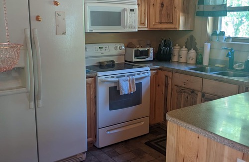 Swan Lake House | Summertime with the family! Minutes to Bigfork & an hour to Glacier.
