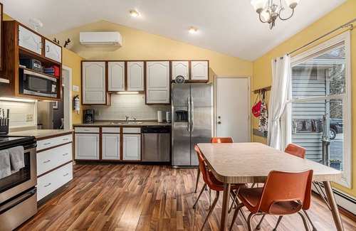 South Haven House | Summerwood Cottage | Moments from the Shore | Game Room | EV Charger