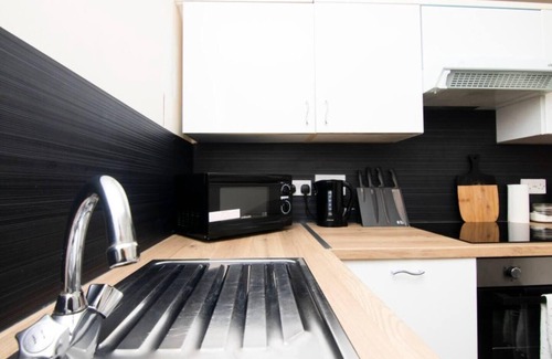 Central Aberdeen Apartment | Summit Central - Quiet 2BR Flat, WiFi, Parking