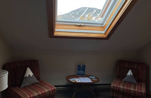Carrabassett Valley Apartment | Summit Haus - Golf & Liftside Penthouse!