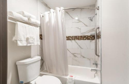 Astrodome Hotel | Summit Inn - Houston Medical Center - NRG Park