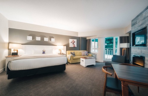 Village North Hotel | Summit Lodge Boutique Hotel