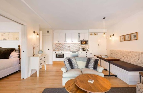 Fernhill House | Summit Serenity One Bedroom