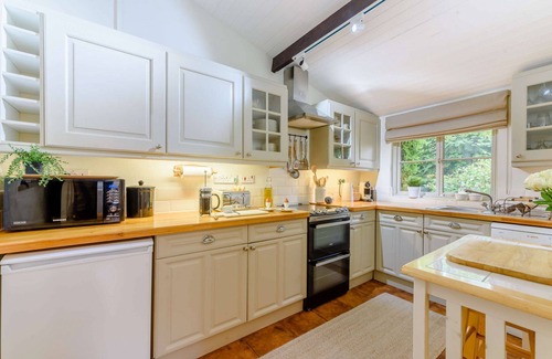 Moreton-in-Marsh Cottage | Sumptuous dog friendly holiday cottage in the Cotswolds - Star Cottage