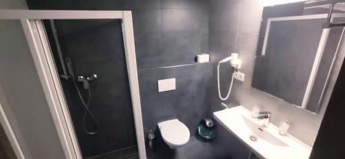 Letnany Hotel | Sun-House Pension&Restaurant -ParkingFree-