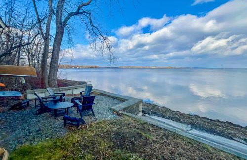 South Hero House | Sun Hugged Cottage