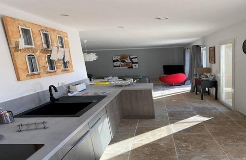 Tavel Villa | Sun-Kissed Villa in Lirac