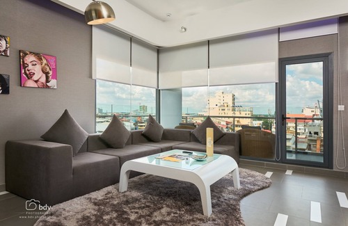 Daun Penh Hotel | SUN & MOON, Urban Hotel