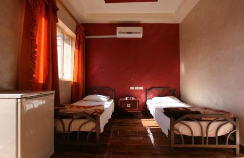 Jabal Al-Hussein Hotel | Sun Rise Hotel & Hostel & Tours