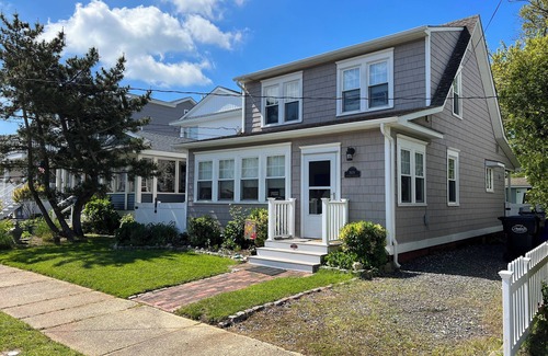 Avalon House | Sun, Sand, and Savings in this Cozy Cottage Near the Beach & Bay!