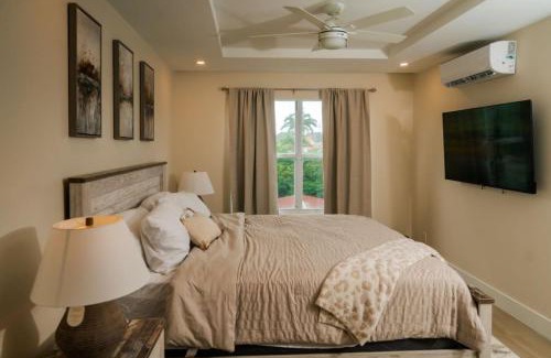 Little Battaleys Apartment | Sun-Sand-Serenity! Steps from the Beach, Luxe Pool & Cozy Comfort for 4