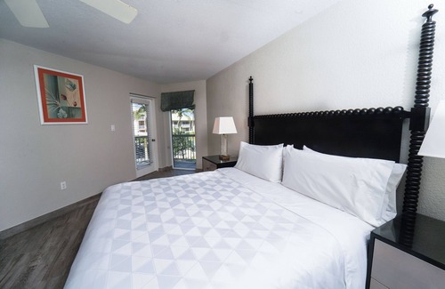 Crystal Harbour Resort | Sun, Sand & Surf! 3 Relaxing Rooms, Outdoor Pool, Near Top Attractions