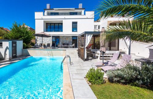 Kornic Villa | Sun & Sea Villa