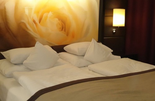 Piskopiano House | Sun Shine Senior Suite Full View