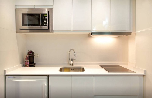 Ciutat Vella Apartment | Sun Studio @ Valencia - Excellent - with Balcony :) City Center