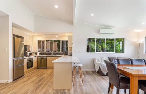 Bethells Beach House | Sun, Surf, Mountain Views & NZ Native Rainforest
