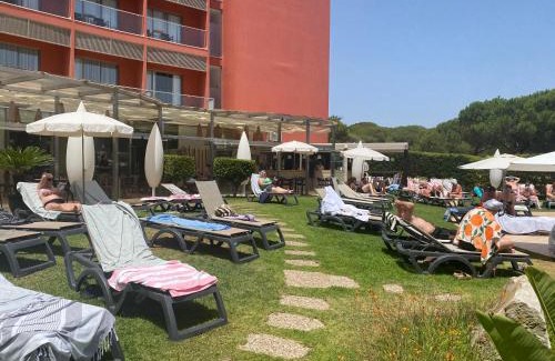 Oura Apartment | Sunbliss - praia, piscina e localização central